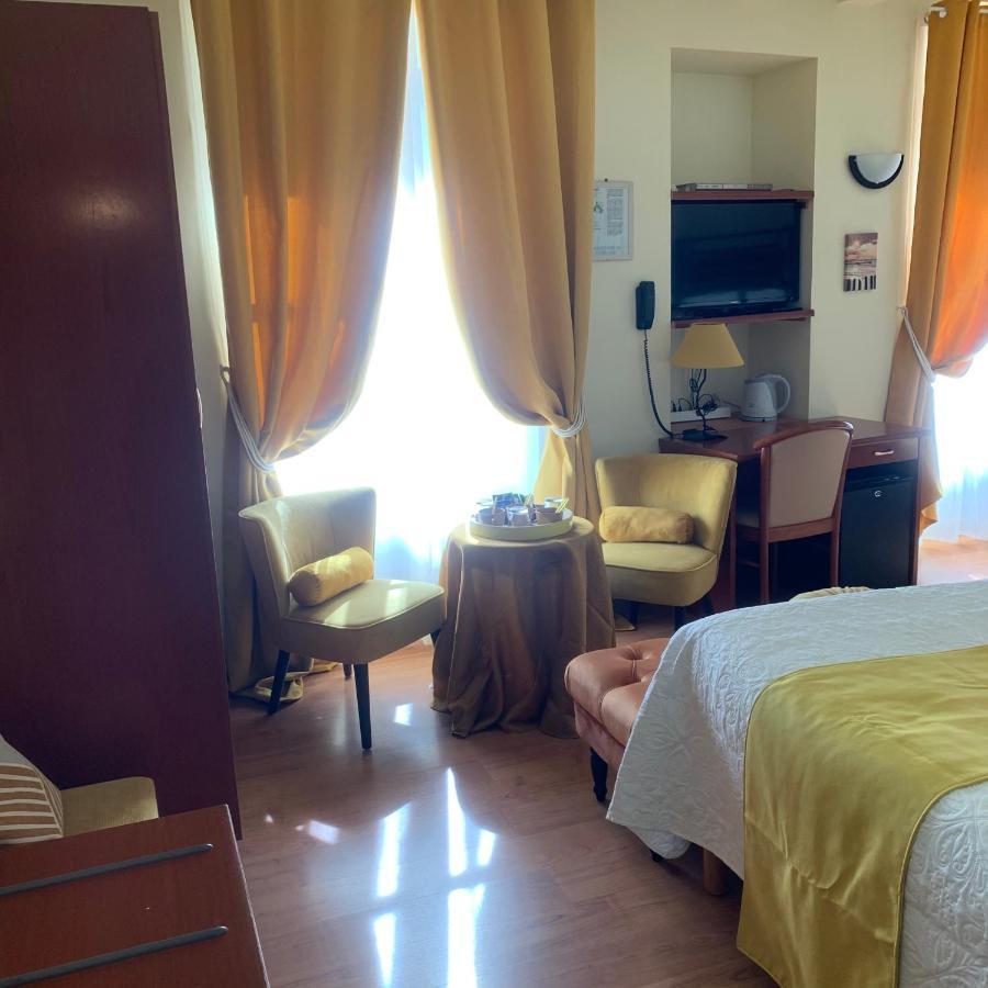 Auberge Du Cheval Blanc Beaumont-Pied-de-Boeuf  Eksteriør billede