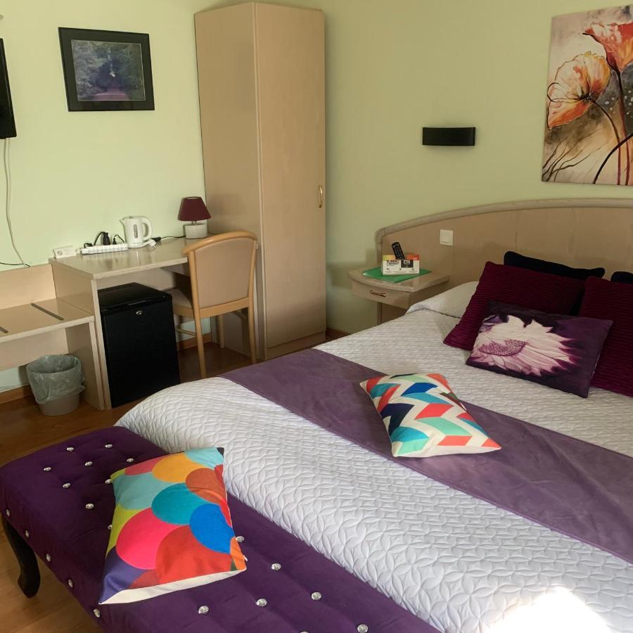 Auberge Du Cheval Blanc Beaumont-Pied-de-Boeuf  Eksteriør billede