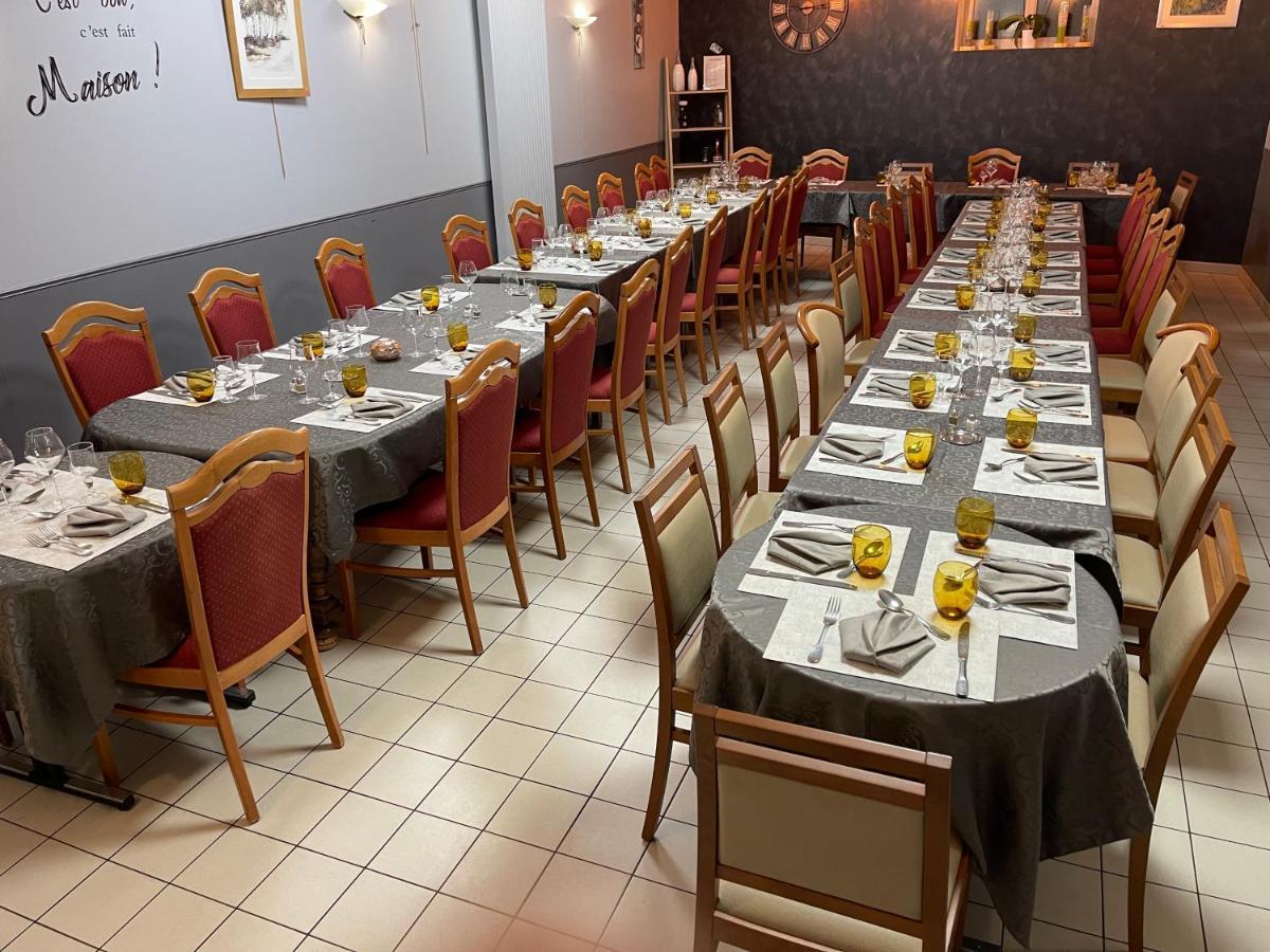 Auberge Du Cheval Blanc Beaumont-Pied-de-Boeuf  Eksteriør billede