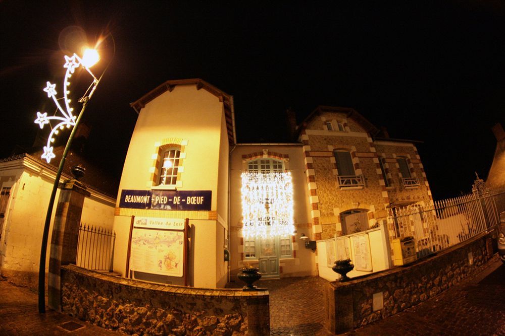 Auberge Du Cheval Blanc Beaumont-Pied-de-Boeuf  Eksteriør billede