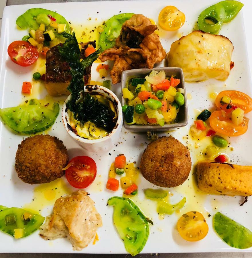 Auberge Du Cheval Blanc Beaumont-Pied-de-Boeuf  Eksteriør billede