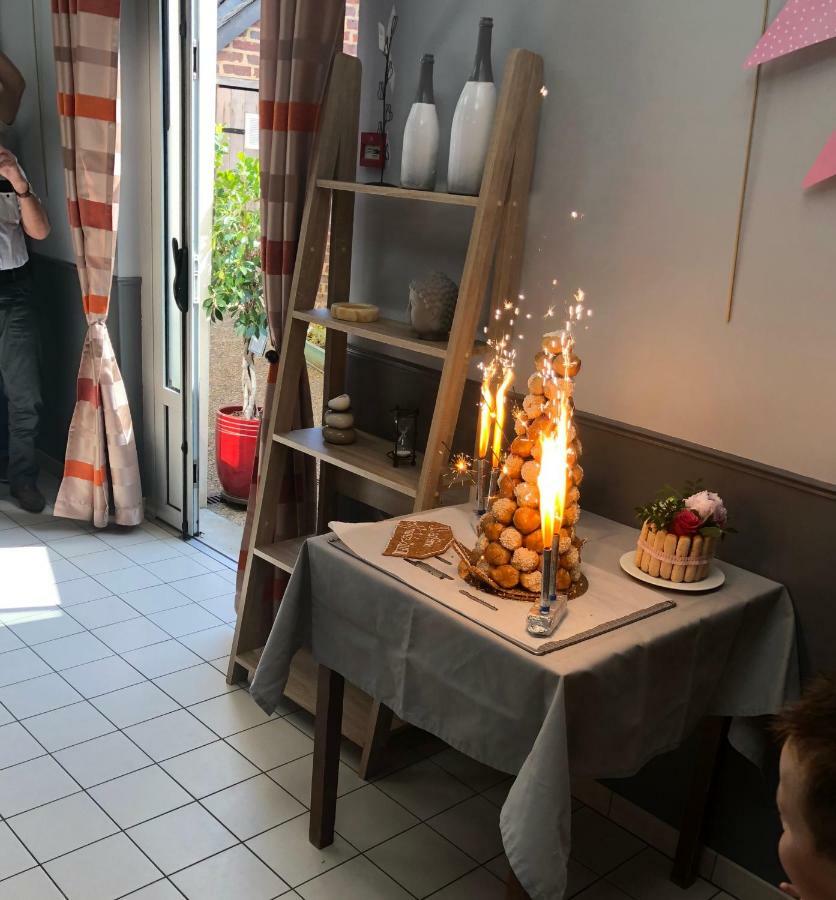 Auberge Du Cheval Blanc Beaumont-Pied-de-Boeuf  Eksteriør billede